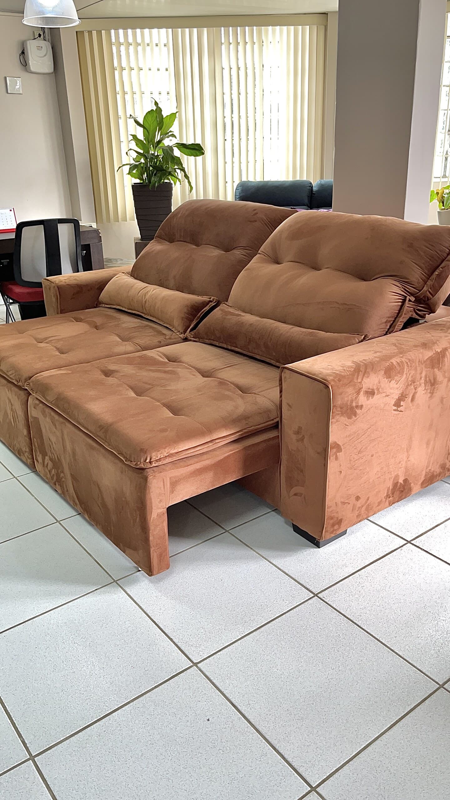 Sofá London em veludo terracota - PCR Móveis, Manaus